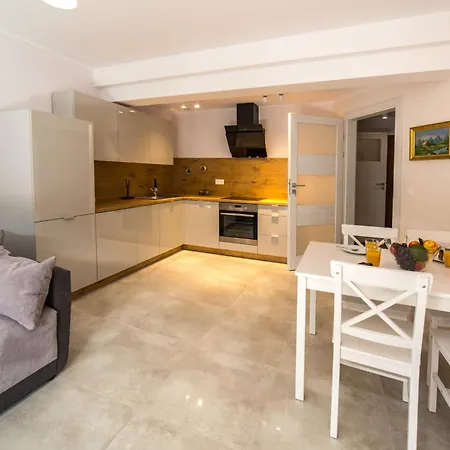 Apartman Rent Like - Droga Na Bystre 3